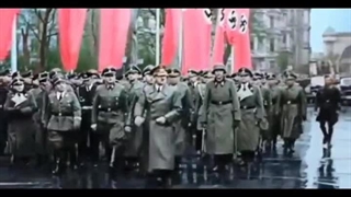 آدولف هیتلر  یک مرد بزرگ و قوی و قدرتمند که رهبر آرتش نازی بودش ، کپ