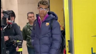 لحظه ورود فلیک و بازیکنان به استادیوم