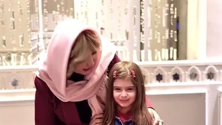 تبریک شب یلدا توسط نیوشا ضیغمی و دخترش