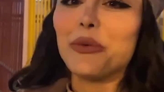 یلدای عاشقانه حسین سنگرگیر (مدافع تیم فولاد خوزستان) و همسرش در زمین فوتبال