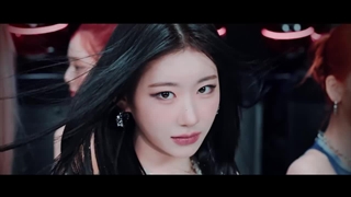 موزیک ویدیوی Untouchable از ایتزی (درخواستی)