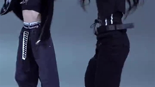 فنکم  SOOIN (سو این) {عضو میو} - آهنگ Burning Up (برنینگ آپ) در استودیو چوم [درخواستی]