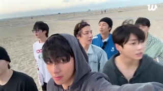 جونگ کوک به خدا لایو داره می گیره لایو بی تی اس کنار دریا