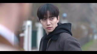 سریال قهرمان نقدی قسمت چهارم همراه زیرنویس فارسی چسبیده