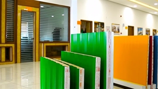 مقایسه آجر و ساندویچ‌پانل برای دیوار سوله