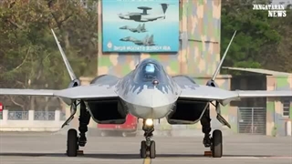 پرواز سوخو ۵۷ با موتور اصلی