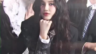 یک مقاله‌ای درباره اینکه چرا هایب تصمیم گرفته در خصوص قضایای دنیل شکایت کنه منتشر شده  :  ..... کپشن