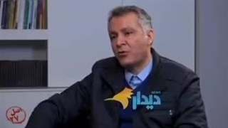 این نظام باید سرنگون بشه، چون هر روز که از خواب پا میشیم میبینیم دلار بالا رفته و قیمتها گران شده!