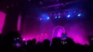 تا آخر عمرم عاشق تی‌وی گرل میمونم>>>