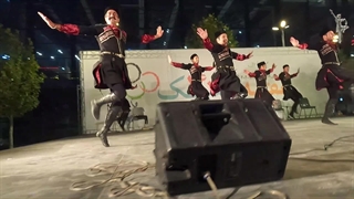 بدرقه کاروان المپیک 1400 ایران در بوستان گفتگو با رقص شاد محلی آذربایجان