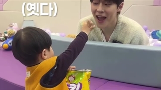 جوری که مثل بچه‌شون رفتار می‌کنند♡♡