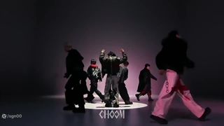 اجرای اهنگ KNIFE  از ENHYPEN  در استدیو چوم