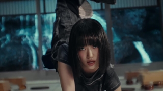 موزیک ویدئوی "Hands Up" از میو (MEOVV)