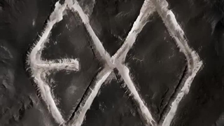 سومین آهنگ از هشتمین فول آلبوم REVERXE اکسو به اسم Crazy