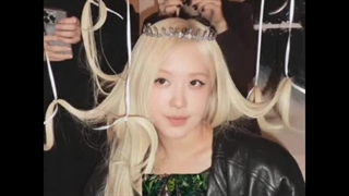 آپدیت استوری اینستاگرام | رزی خجالت میکشم.." "با تاجِ هدیه طراحی شدش باعث شد حس کنم پرنسسم: "کیک دوجونکو ادامه کپشن