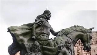 رونمایی از تندیس صلاح‌الدین ایوبی در کردستان عراق