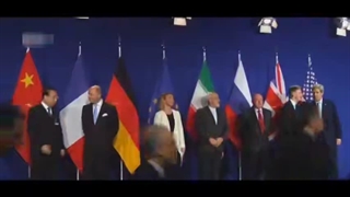 من به لبخند گرگ بدبینم
