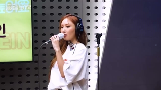 اجرا آهنگ  I Love My Body از Hwasa  Mamamoo