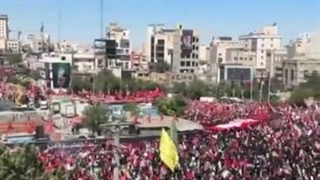 شبیه #امام_شهید با مشت های گره کرده
