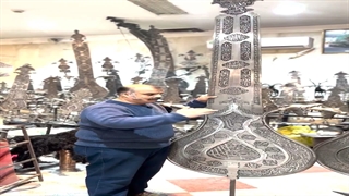 علامت سازی و پرفروشی برادران حسینی بزرگترین سازنده علامتهای مذهبی در ایران