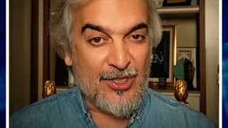 کاریزمای رفتار و هماهنگی کلام و حرکات دست در اجرا