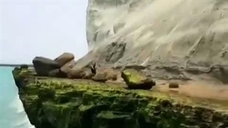 اینجا ایران است.....استان سیستان و بلوچستان شهرستان کنارک .ساحل پُزم تیاب....